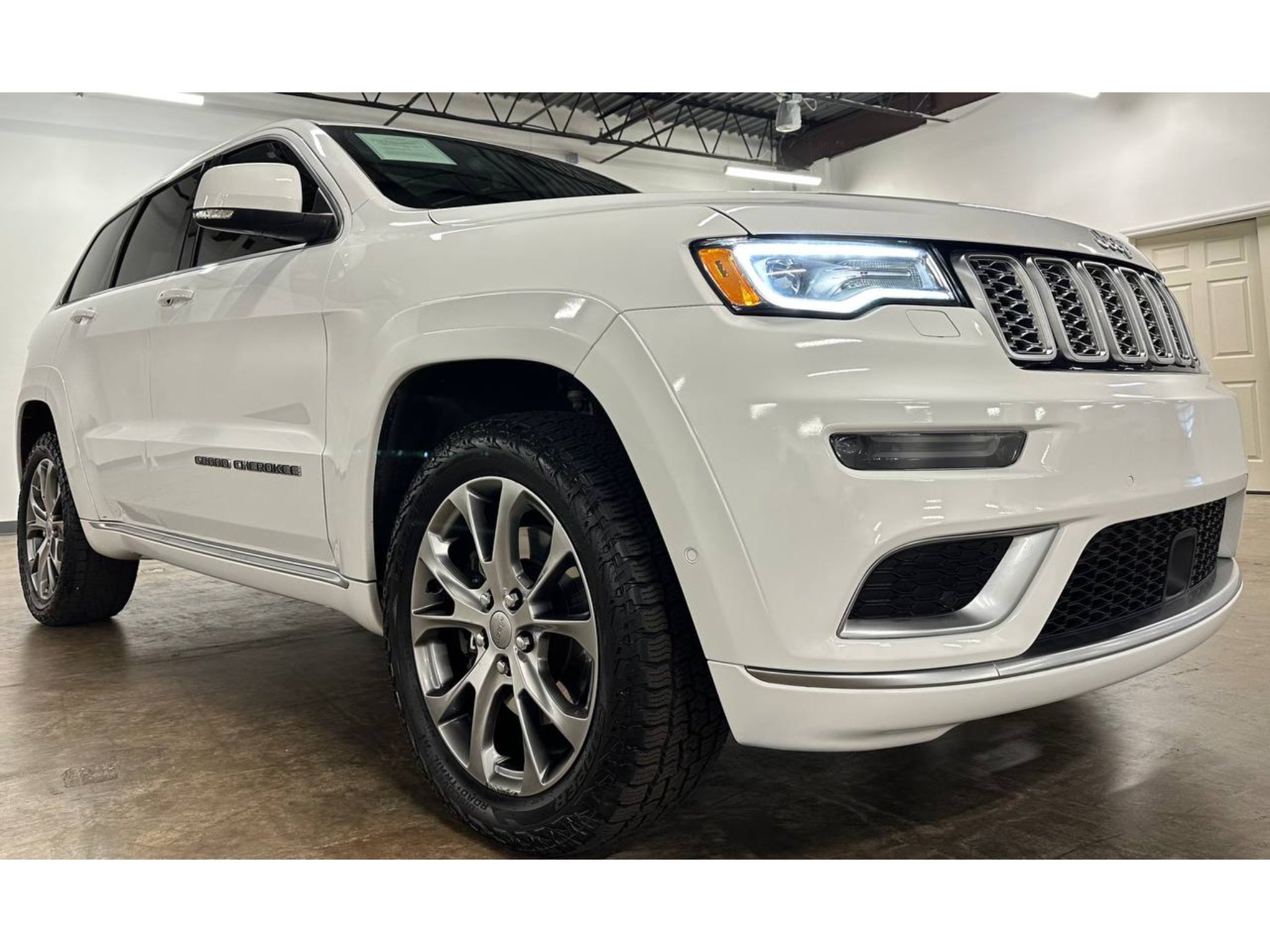 2020 Jeep Grand Cherokee Summit