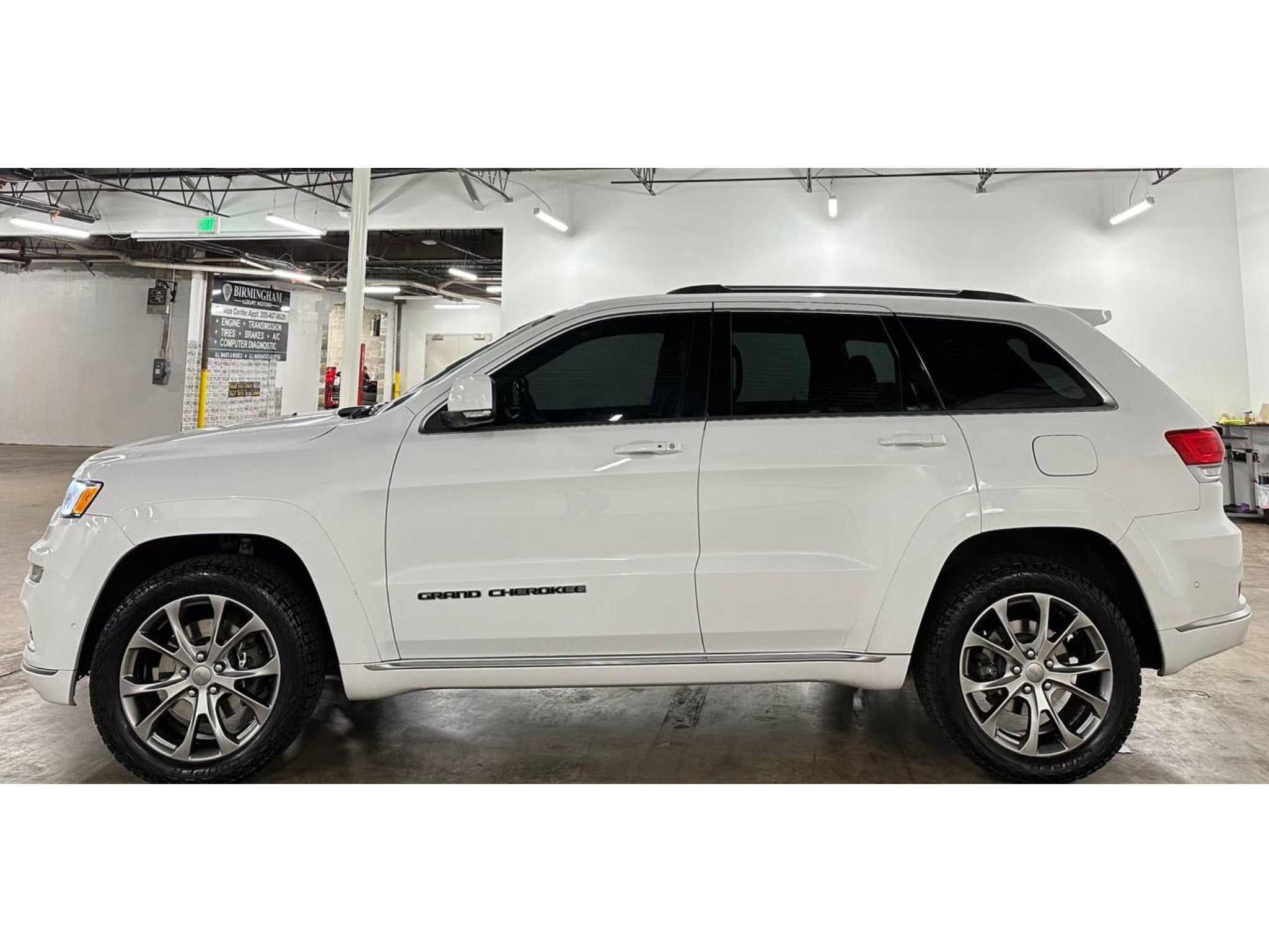 2020 Jeep Grand Cherokee Summit