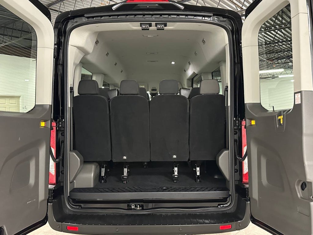 2024 Ford Transit Wagon XLT