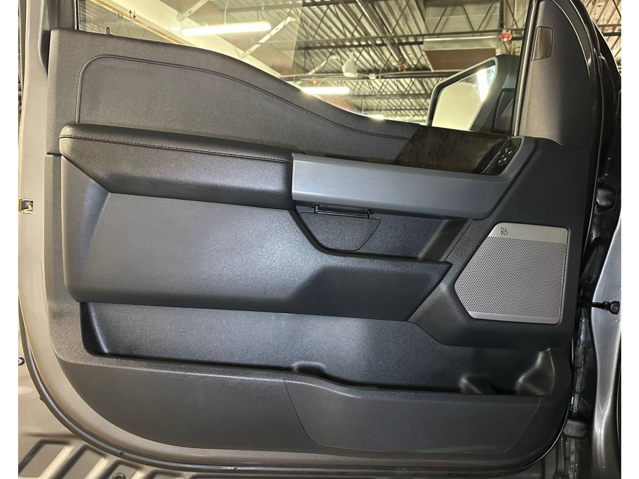 2022 Ford F-150 Lightning LARIAT