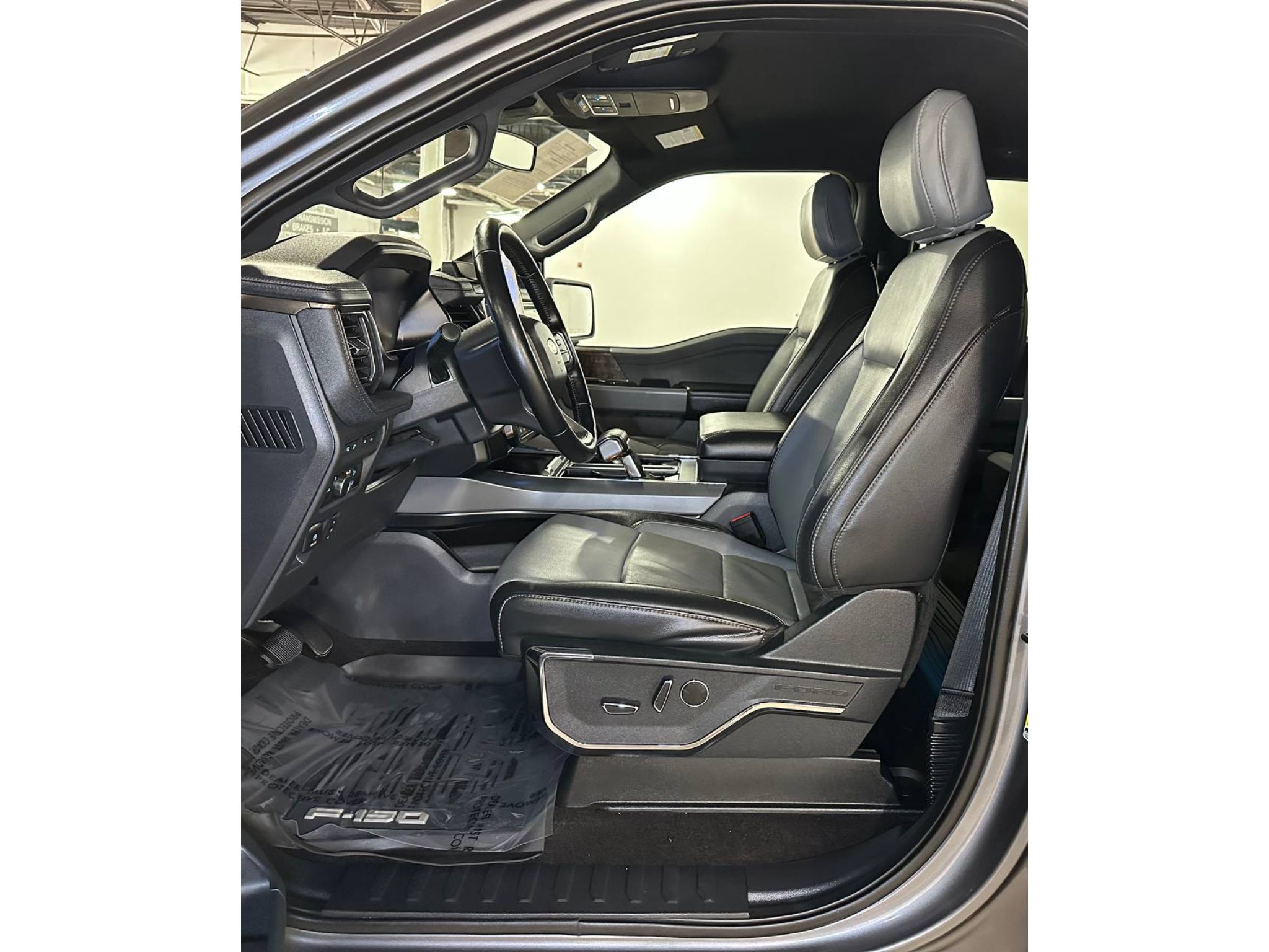 2022 Ford F-150 Lightning LARIAT