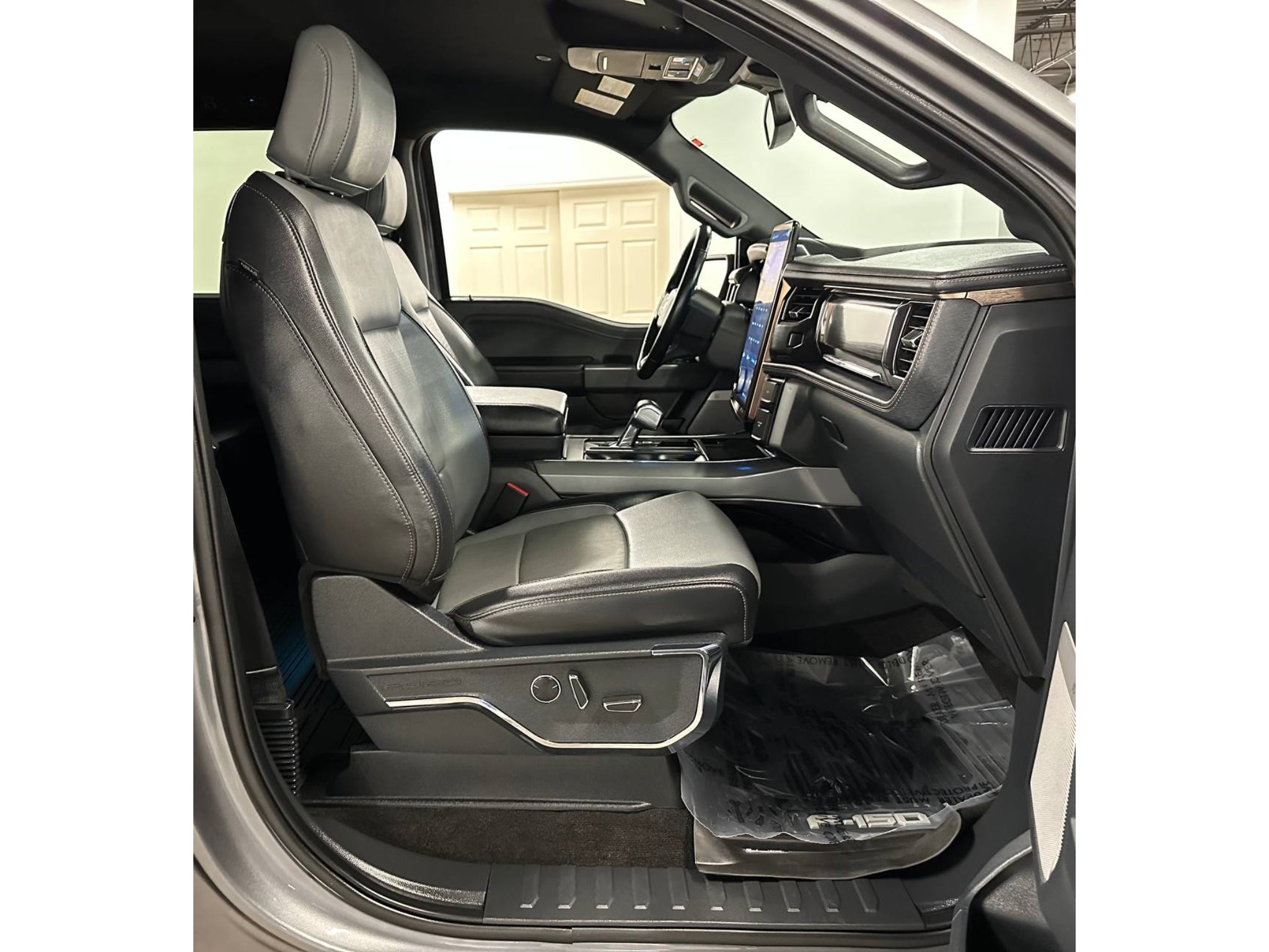 2022 Ford F-150 Lightning LARIAT