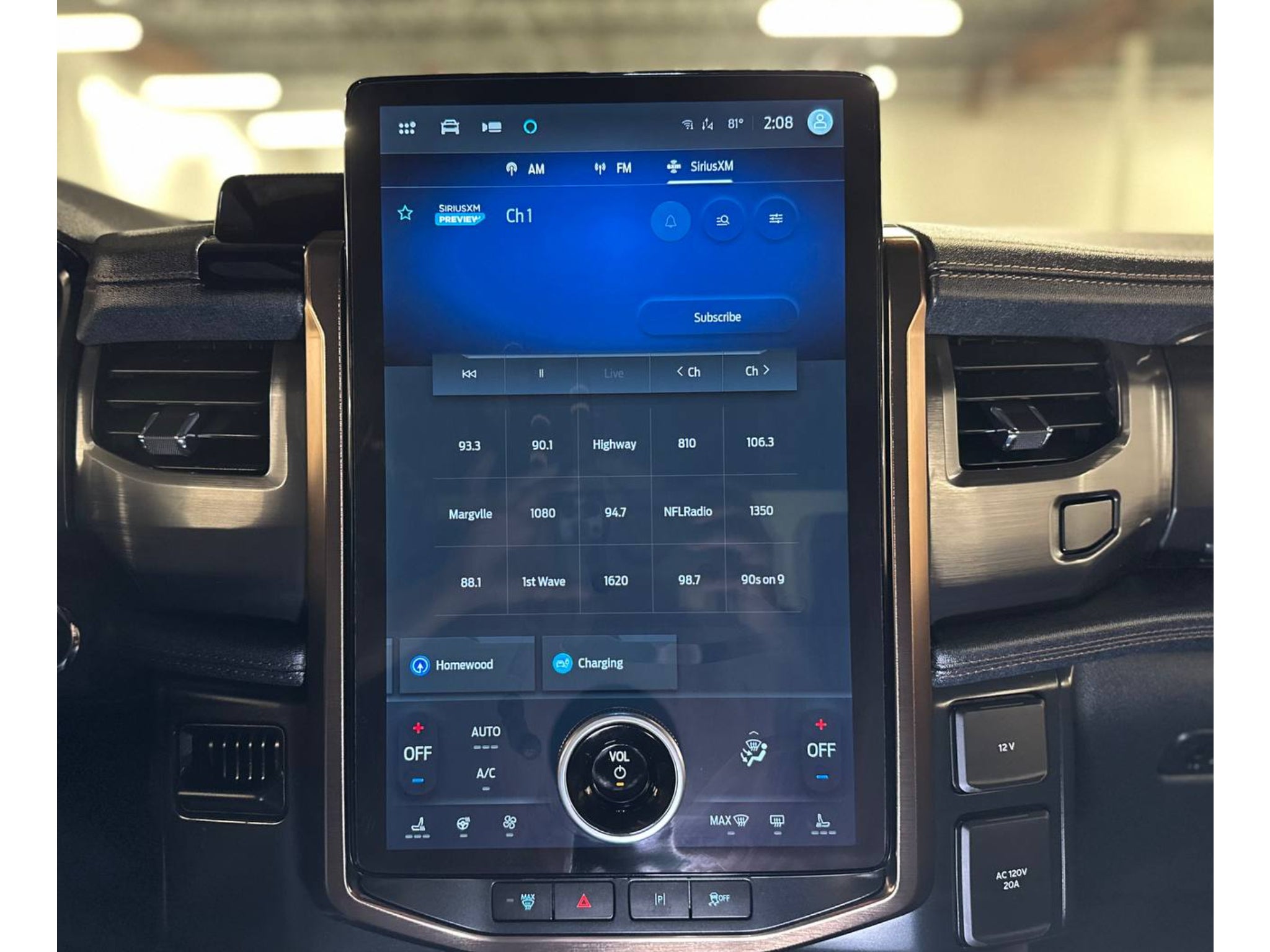 2022 Ford F-150 Lightning LARIAT