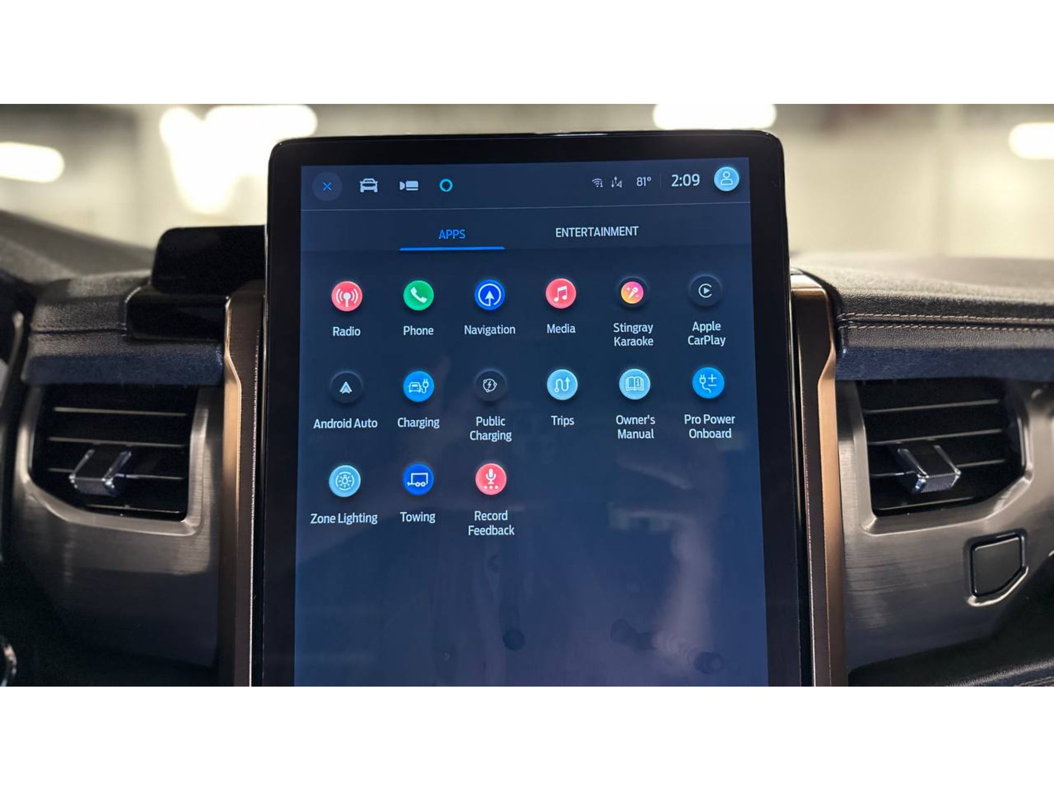 2022 Ford F-150 Lightning LARIAT