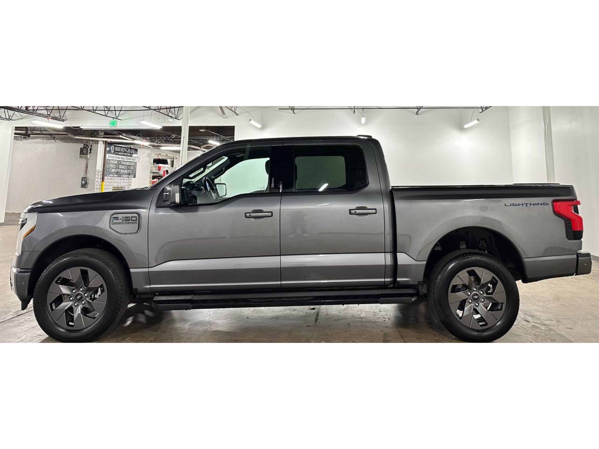 2022 Ford F-150 Lightning LARIAT
