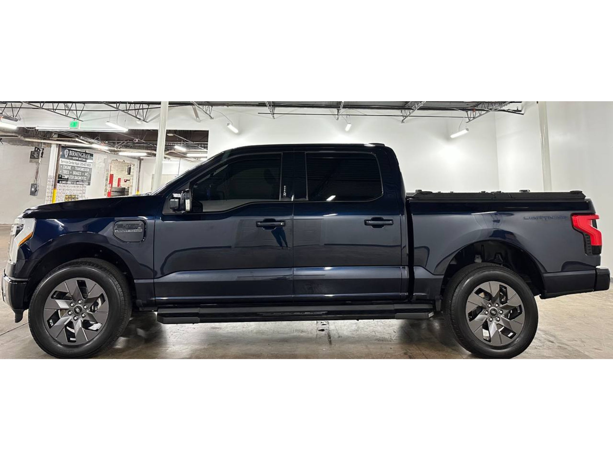2023 Ford F-150 Lightning Lariat