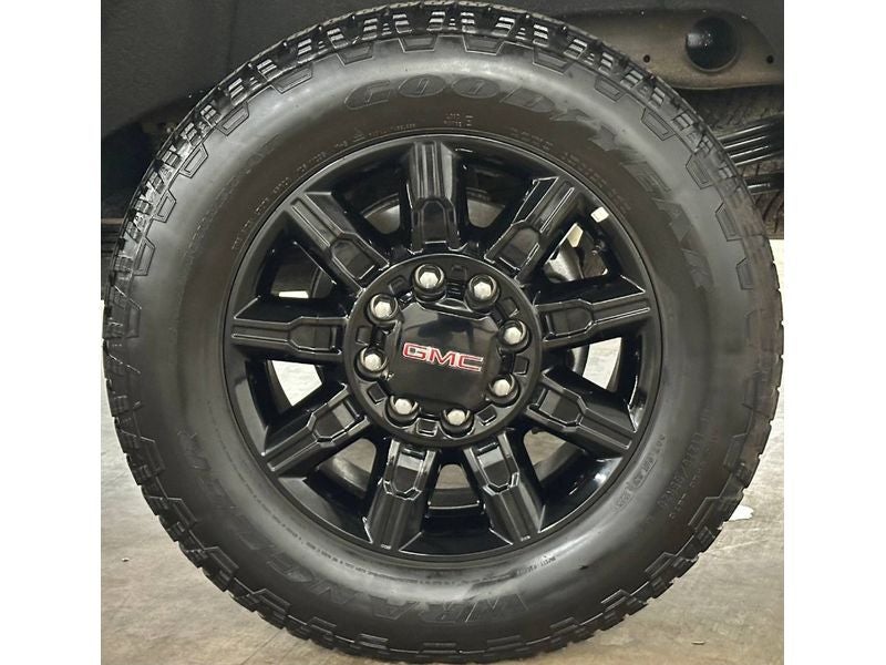2025 GMC Sierra AT4
