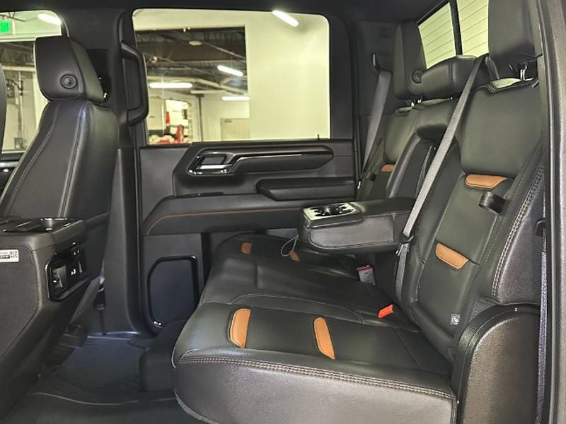 2025 GMC Sierra AT4