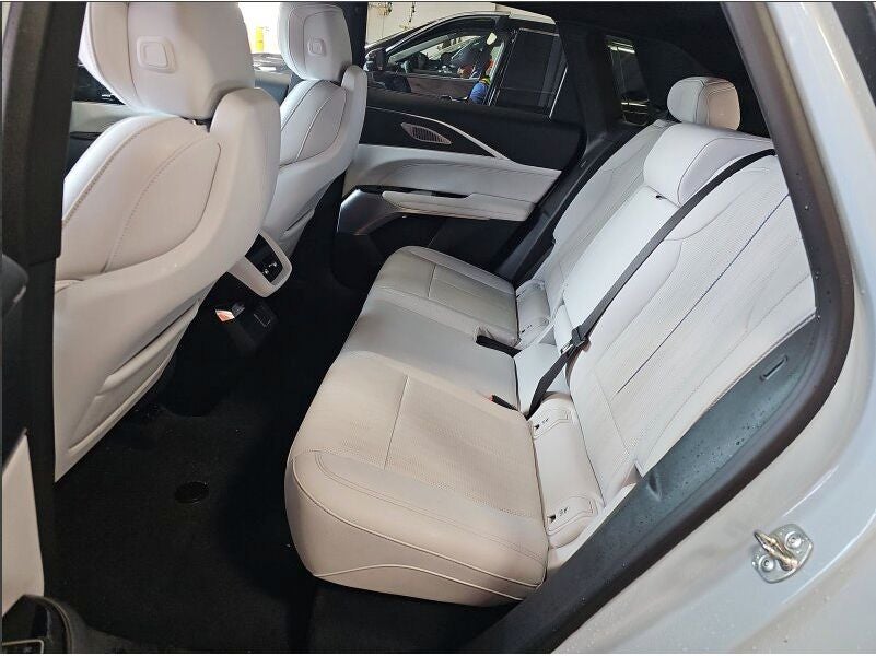 2024 Cadillac Lyriq Sport-2