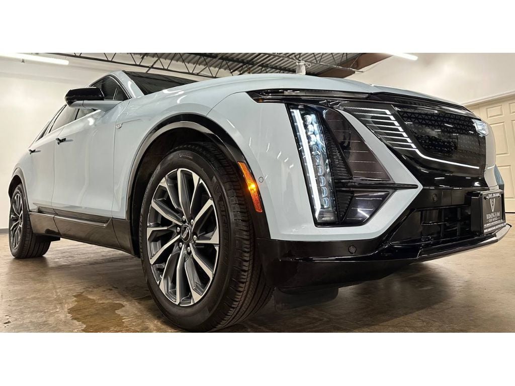 2024 Cadillac Lyriq Sport-2