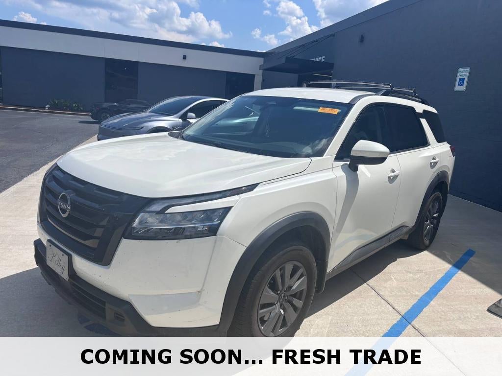 2022 Nissan Pathfinder SV