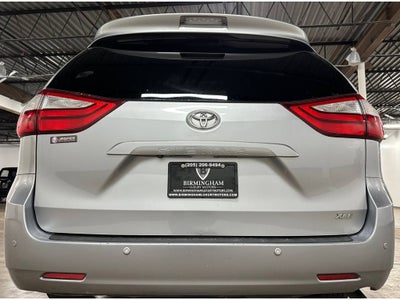 2017 Toyota Sienna XLE