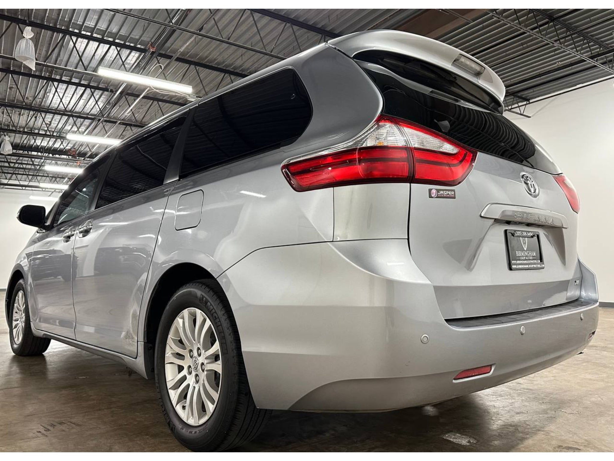 2017 Toyota Sienna XLE