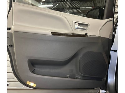 2017 Toyota Sienna XLE