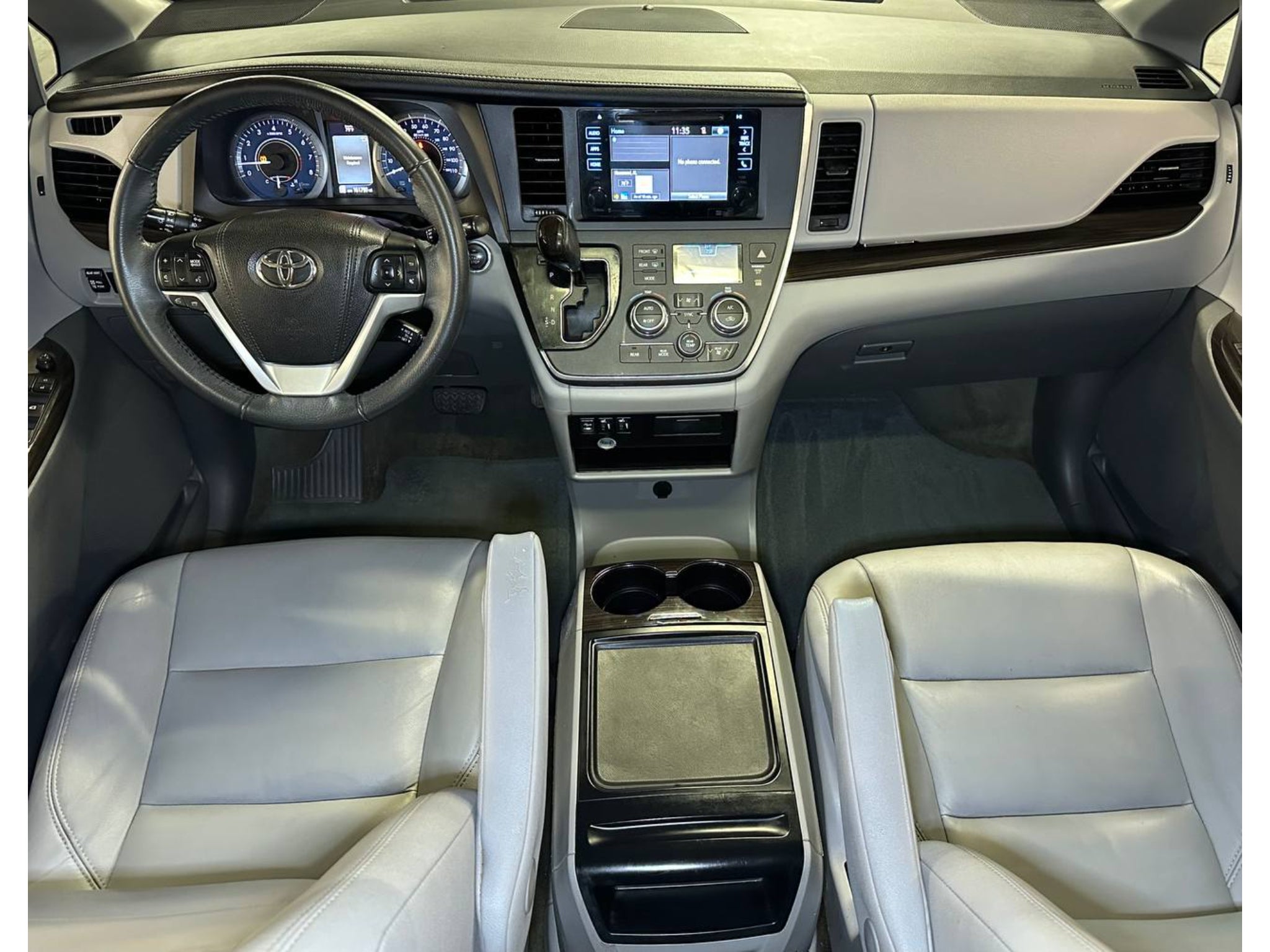 2017 Toyota Sienna XLE