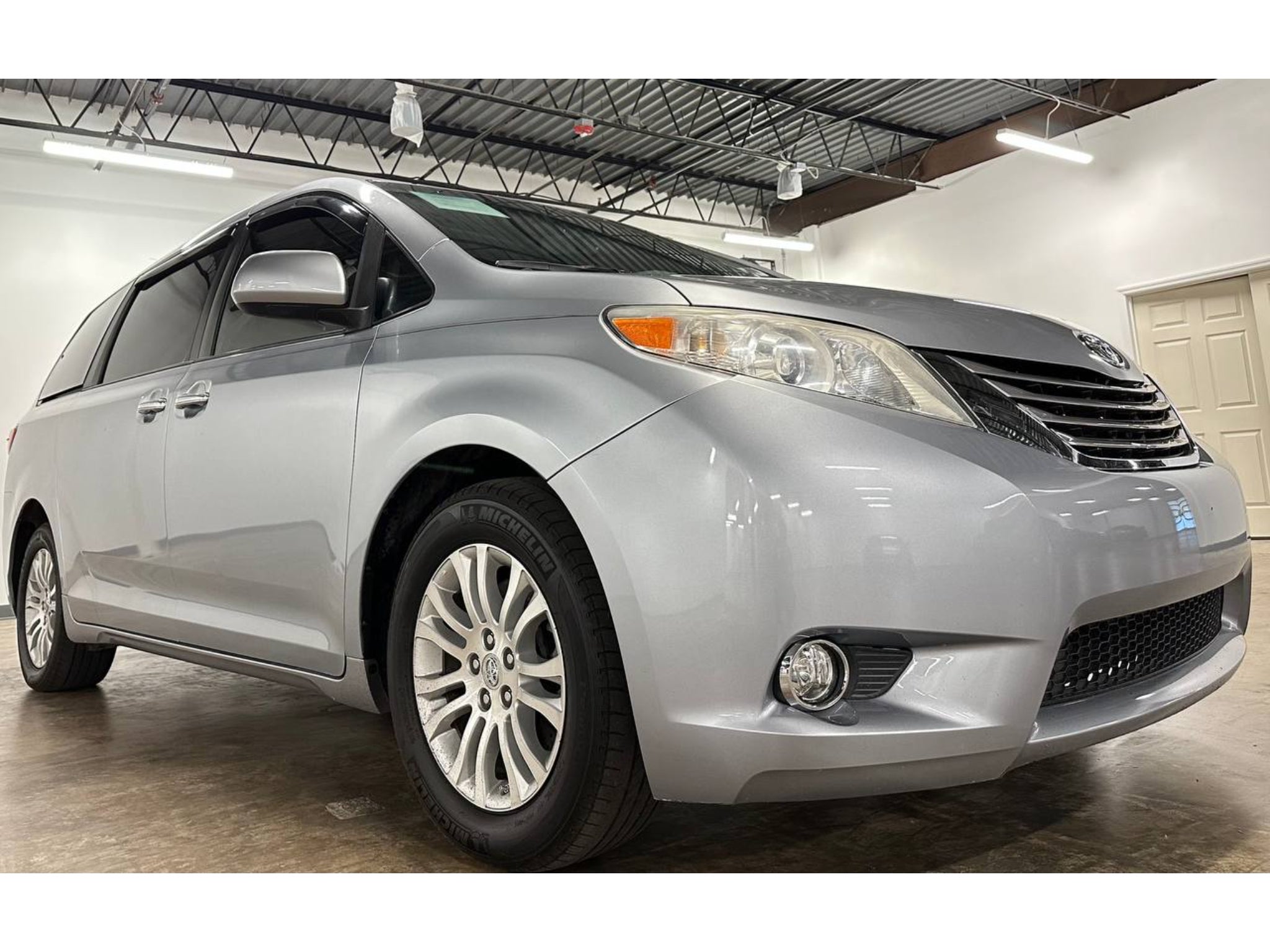 2017 Toyota Sienna XLE