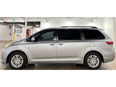 2017 Toyota Sienna XLE