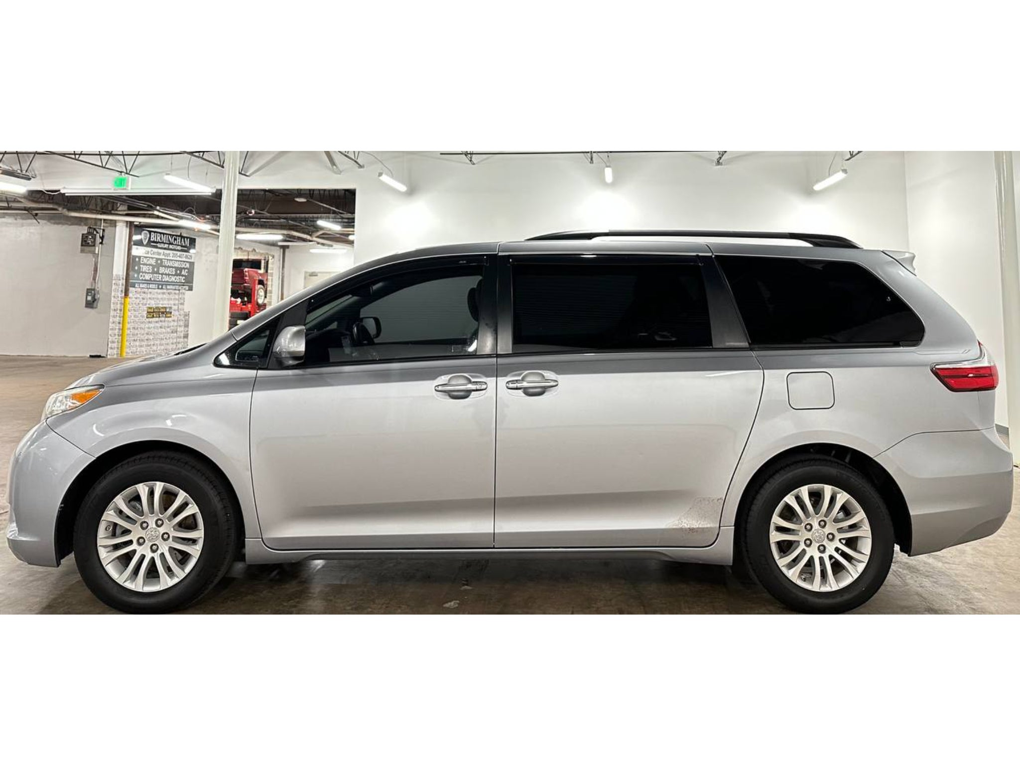 2017 Toyota Sienna XLE