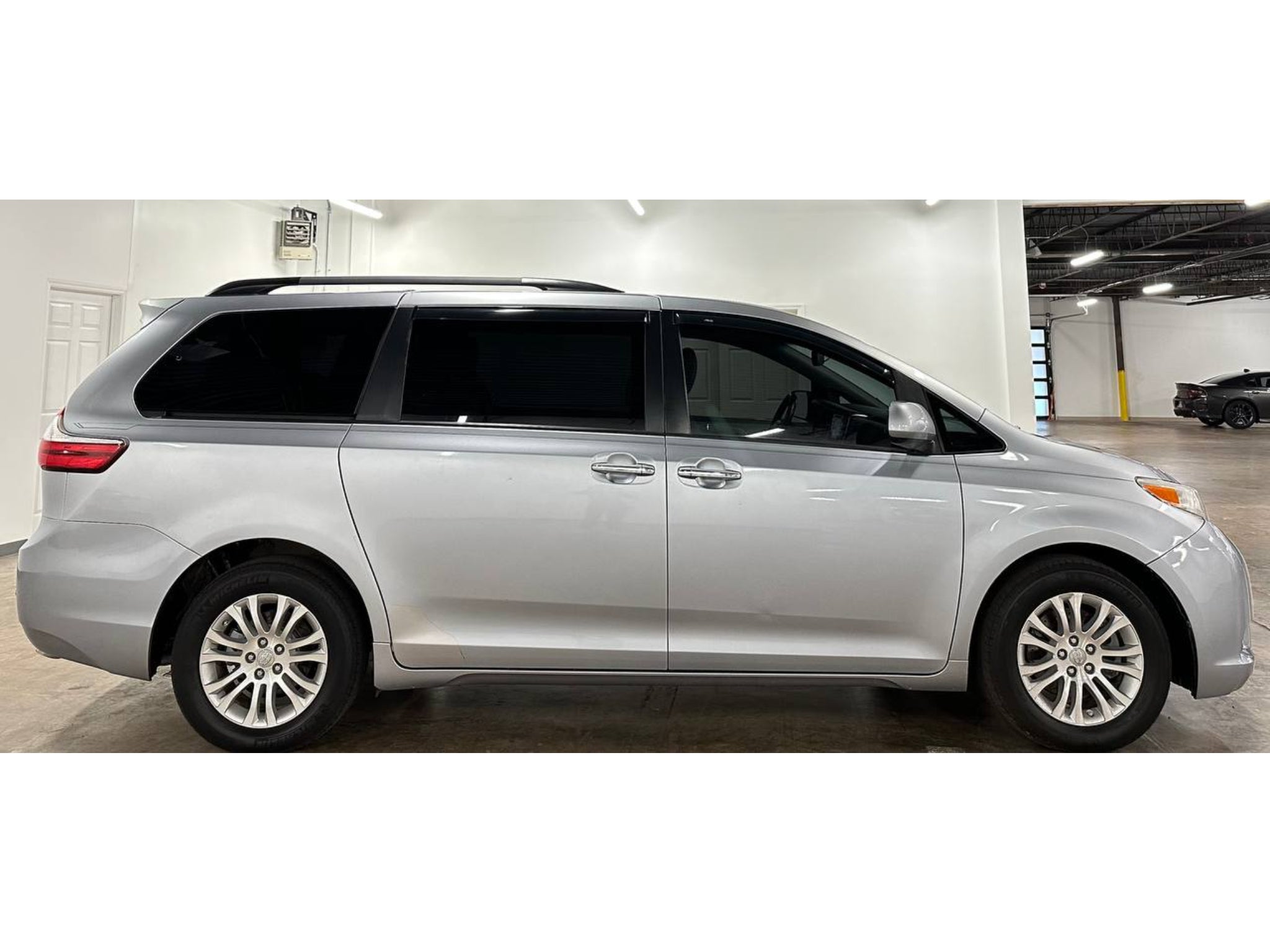 2017 Toyota Sienna XLE