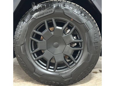 2024 Tesla Cybertruck Cyberbeast