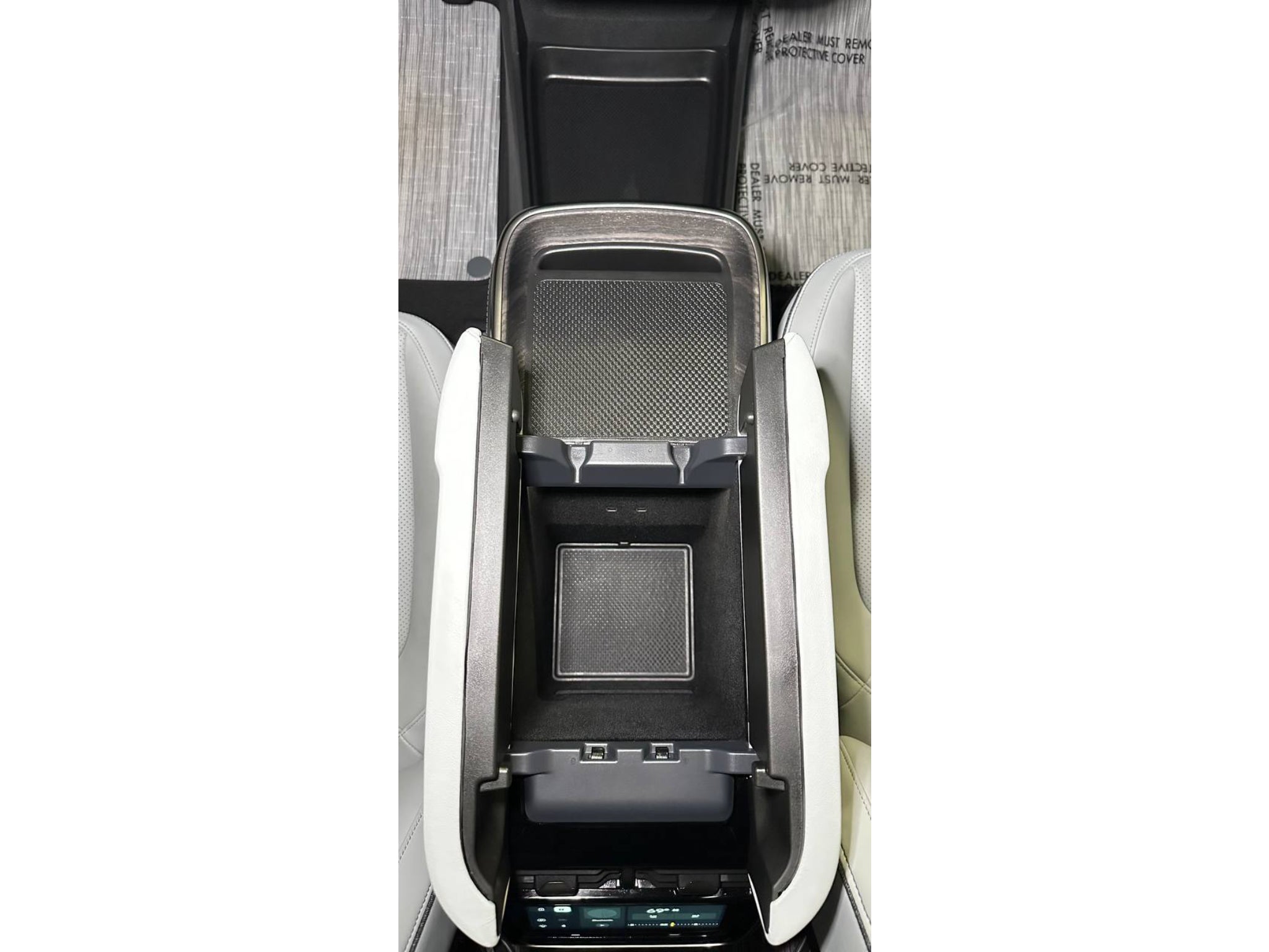 2023 Rivian R1S Adventure DUAL-Motor