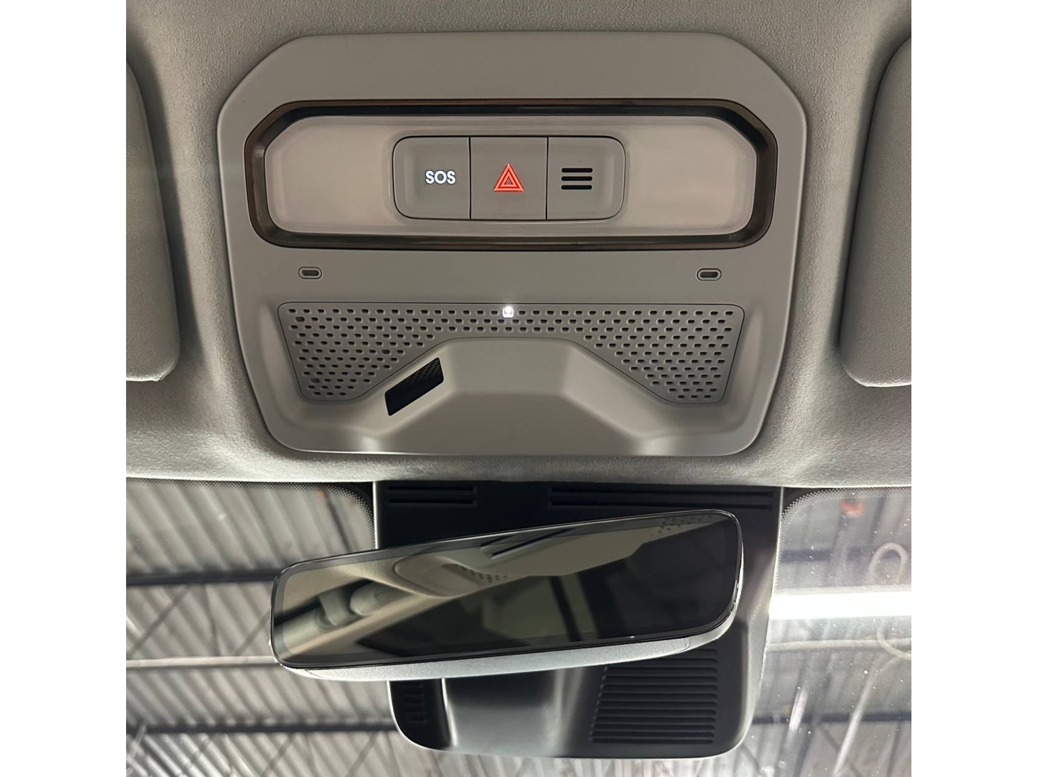 2023 Rivian R1S Adventure DUAL-Motor