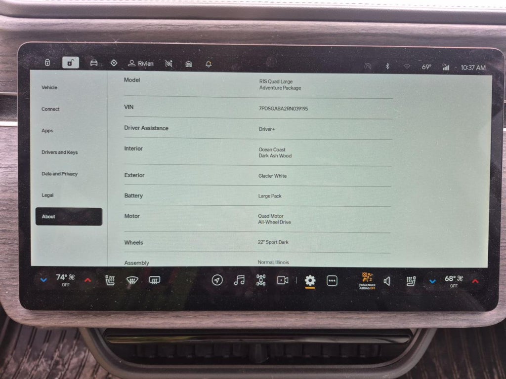 2024 Rivian R1S Adventure