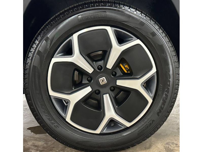 2024 Rivian R1S Adventure