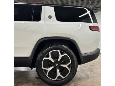 2024 Rivian R1S Adventure