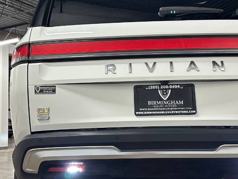 2024 Rivian R1S Adventure