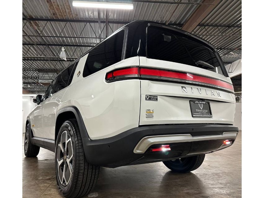 2024 Rivian R1S Adventure