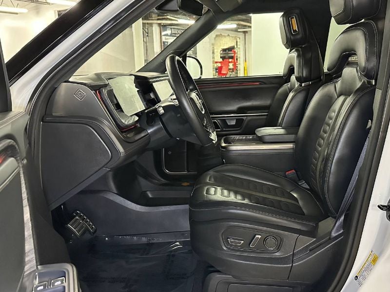 2024 Rivian R1S Adventure