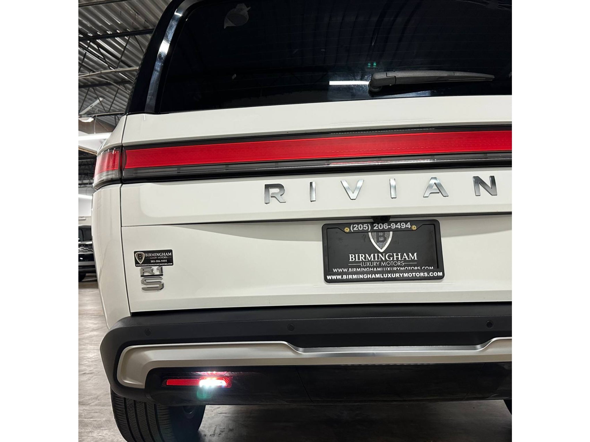 2026 Rivian R1S PREFORMANCE DUAL LARGE Adventure