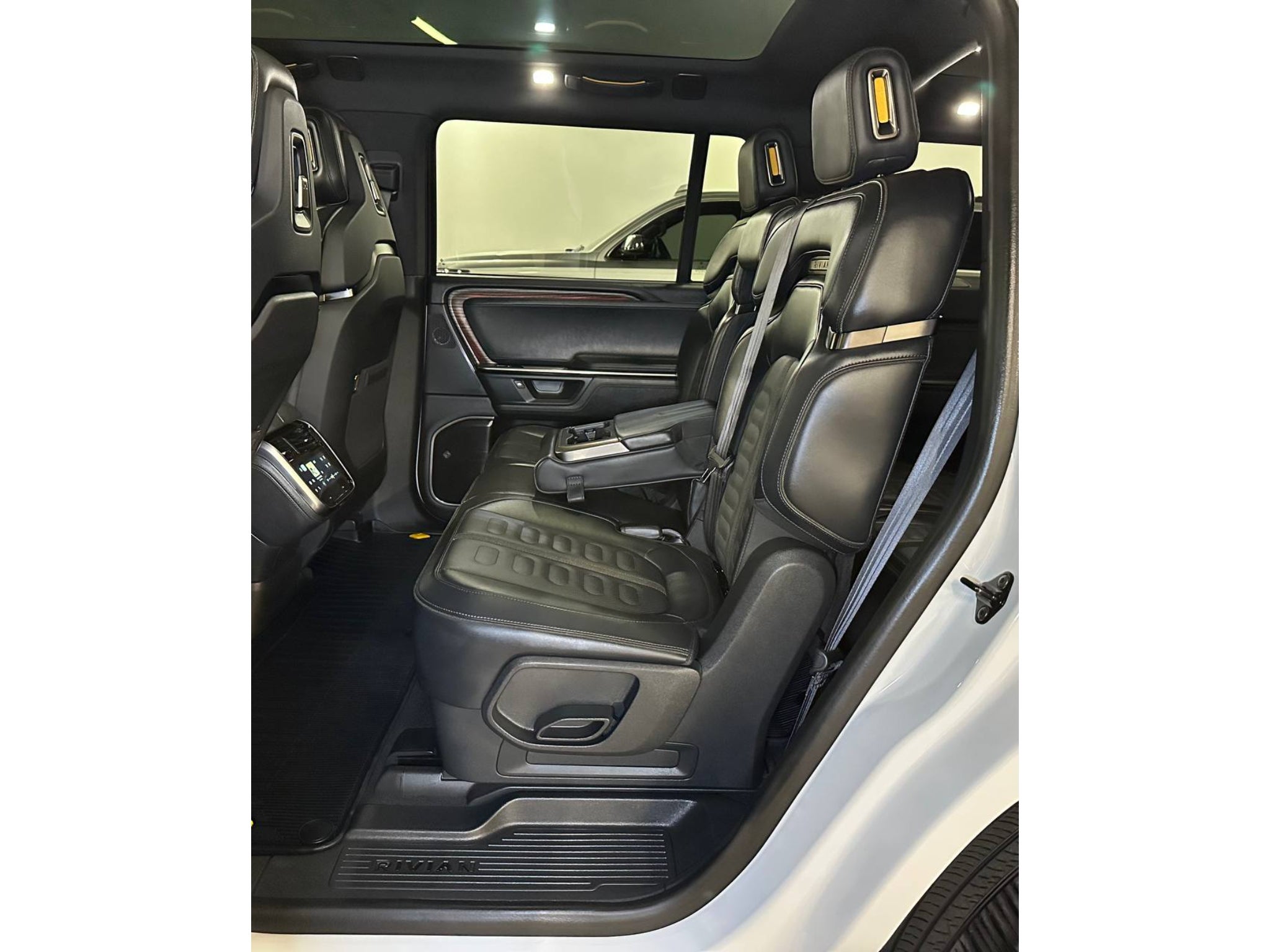 2026 Rivian R1S PREFORMANCE DUAL LARGE Adventure