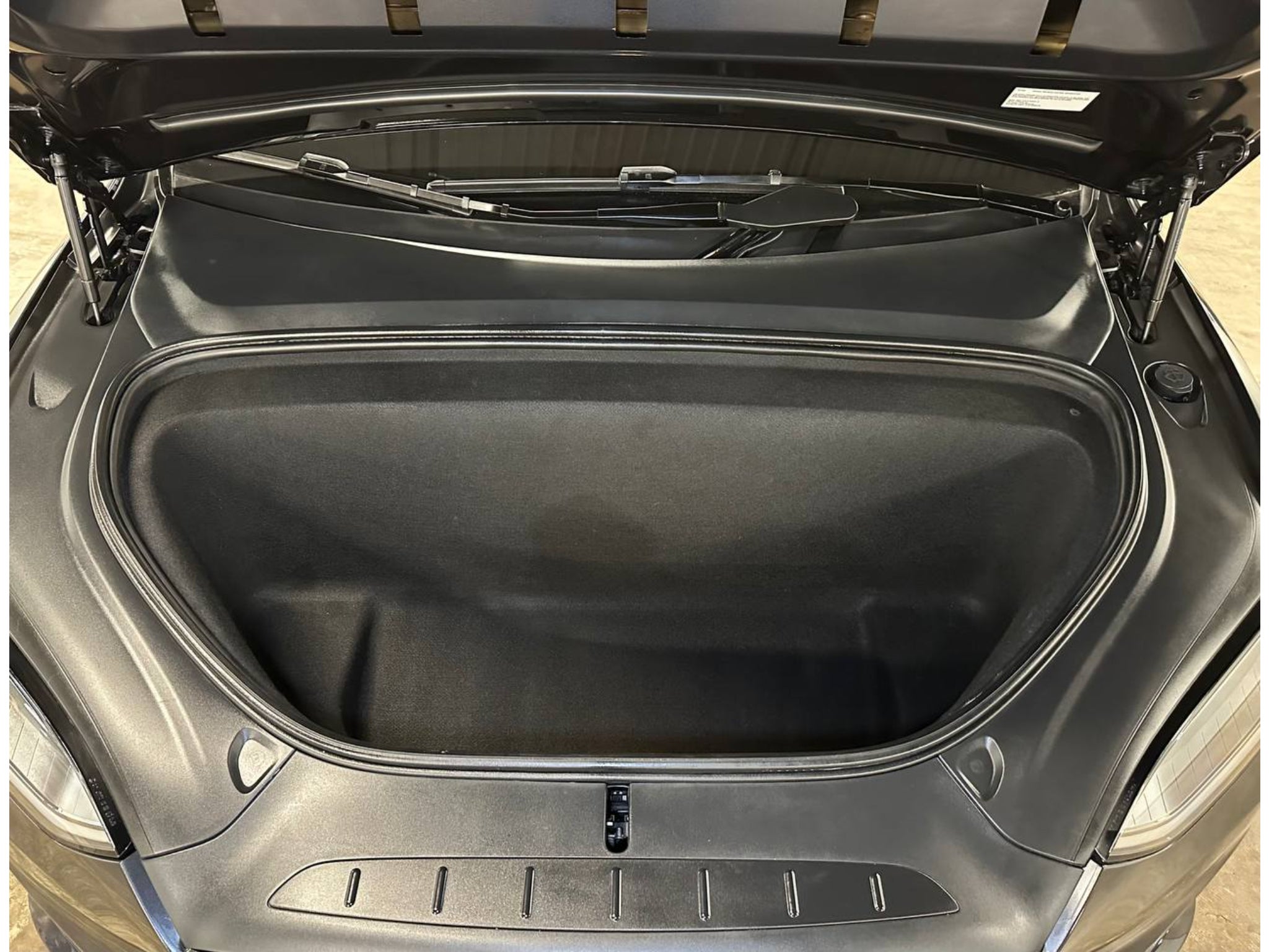 2024 Tesla Model X Base