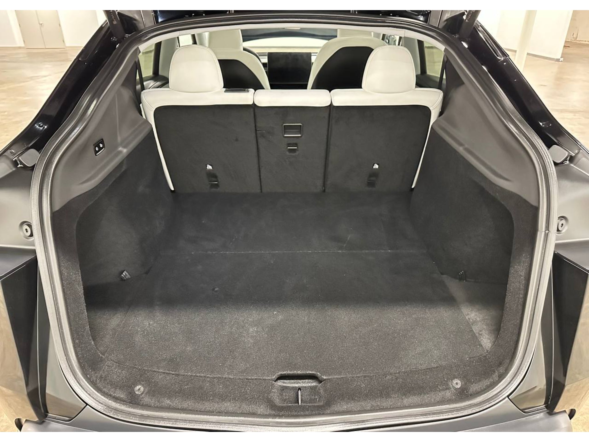 2026 Tesla Model Y Long Range Premium