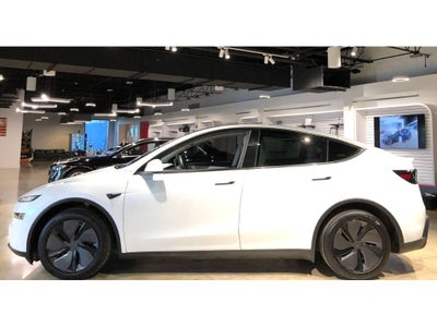 2026 Tesla Model Y Long Range