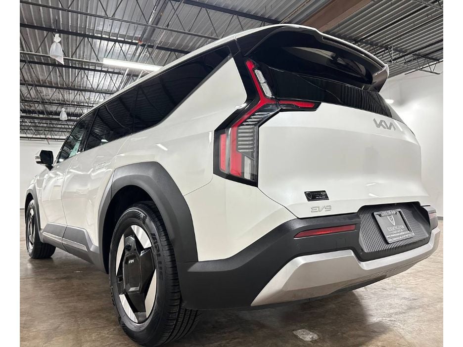 2024 Kia EV9 Light SR