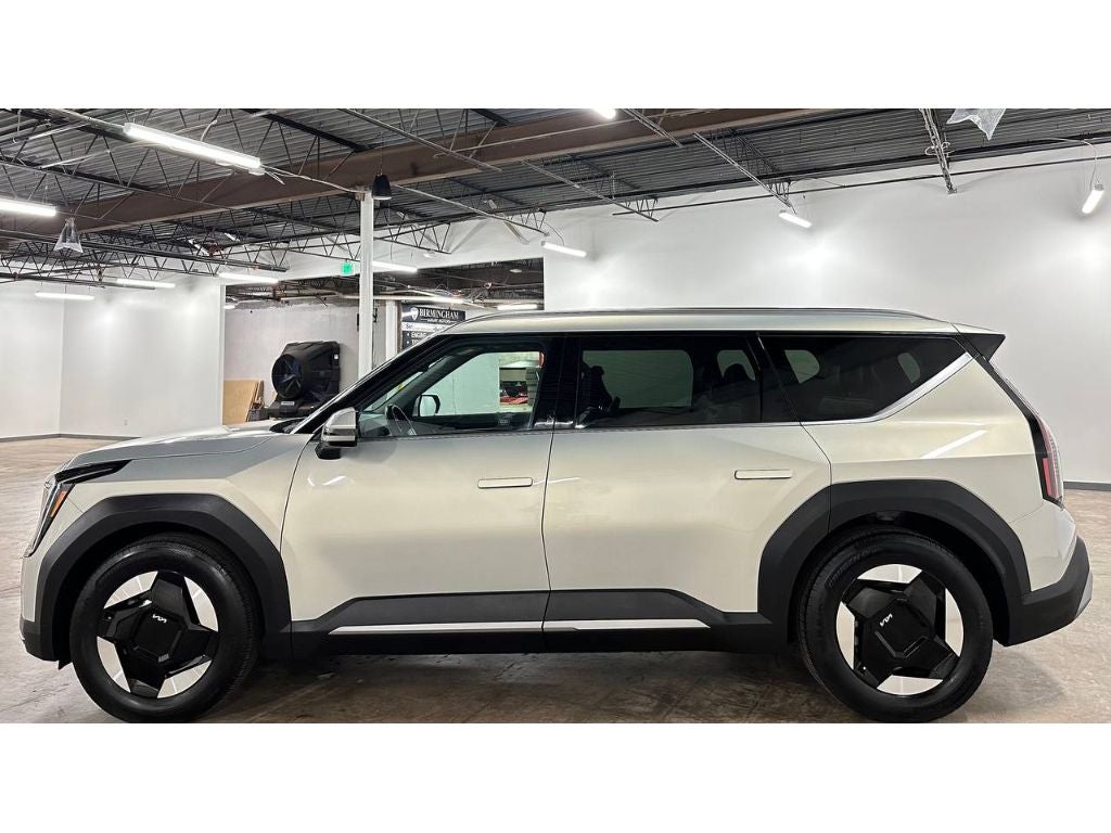 2024 Kia EV9 Wind