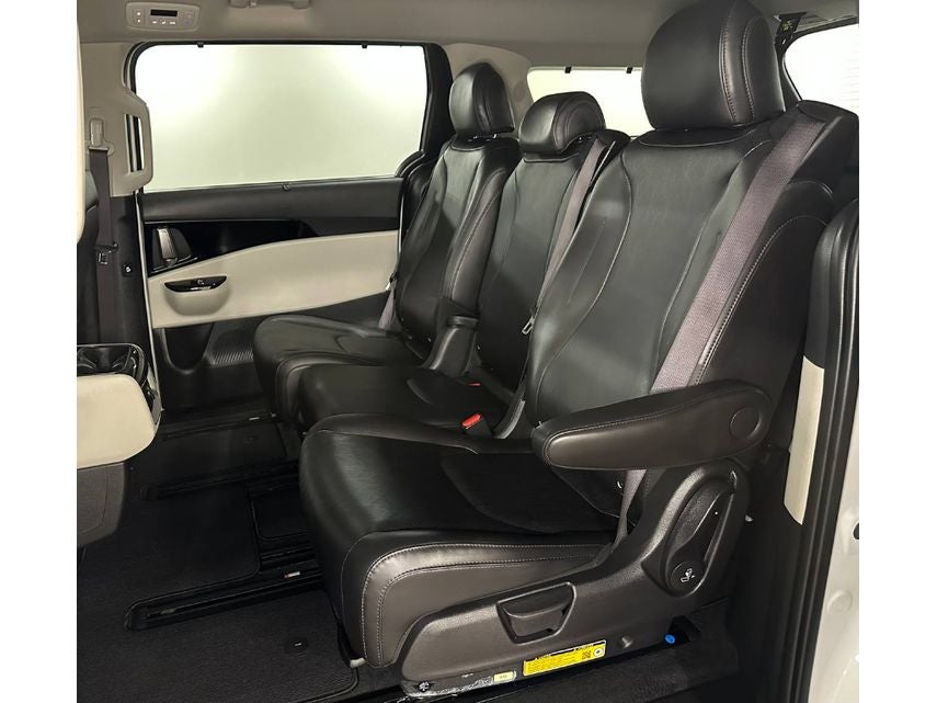 2023 Kia Carnival EX