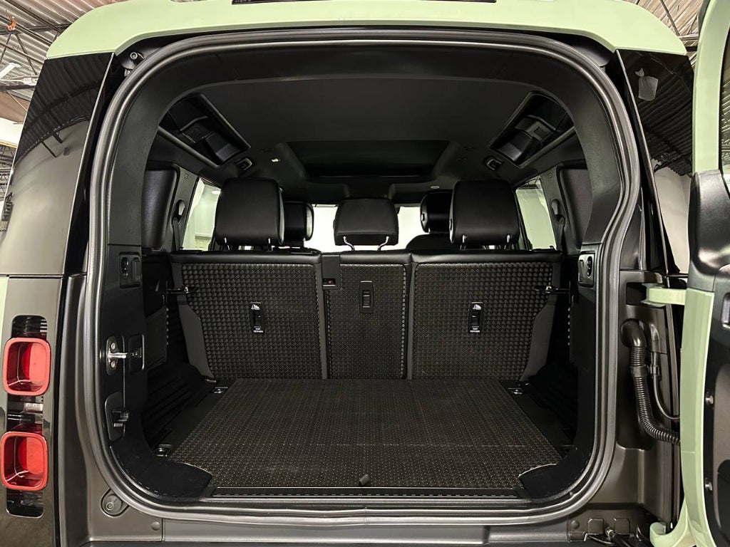 2023 Land Rover Defender 110 XS