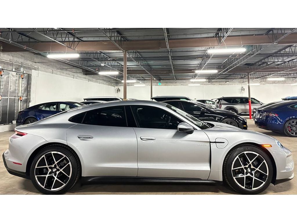 2025 Porsche Taycan 4