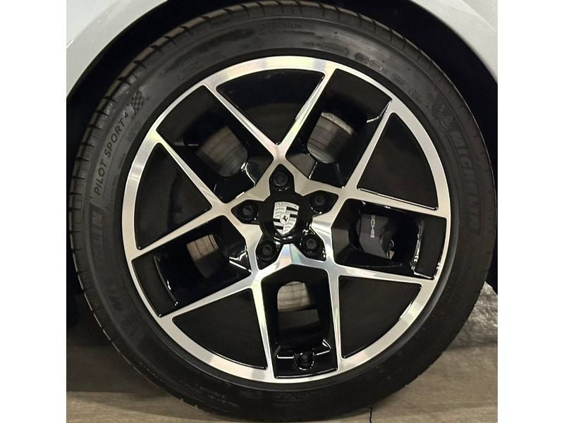 2025 Porsche Taycan 4