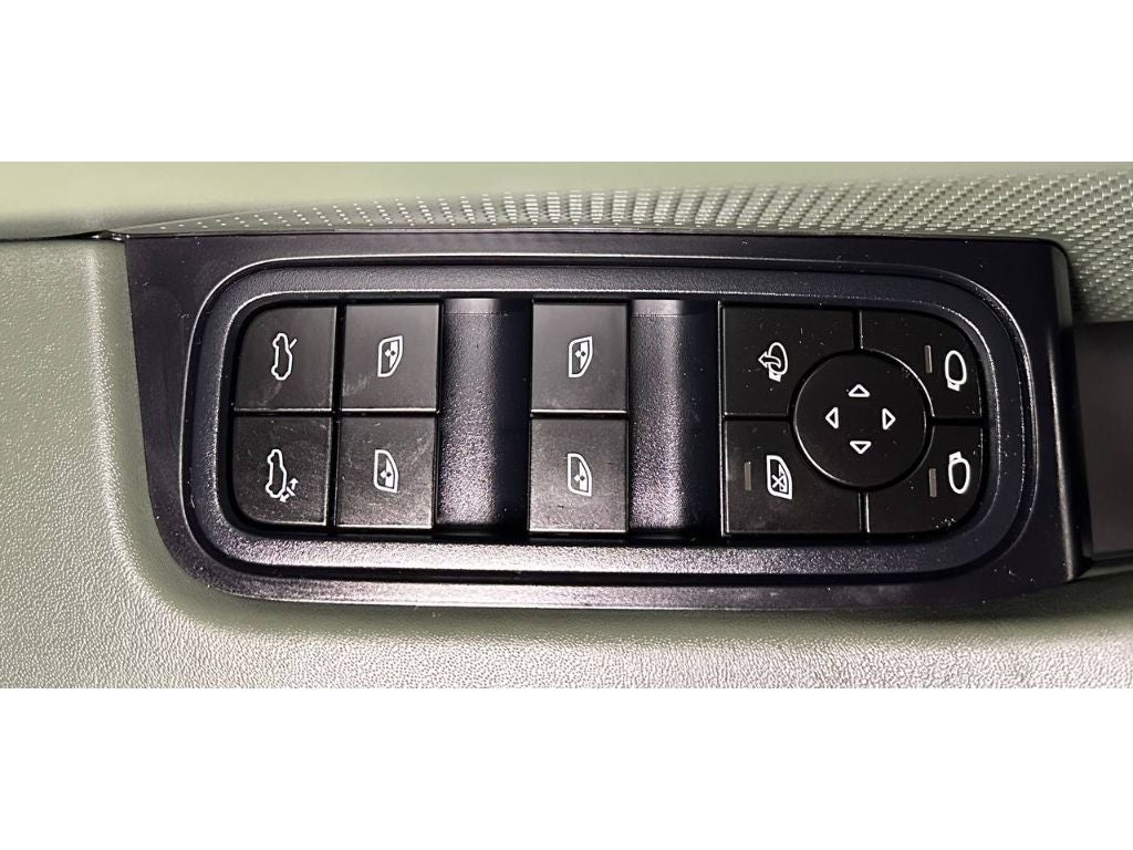 2024 Porsche Macan Electric 4