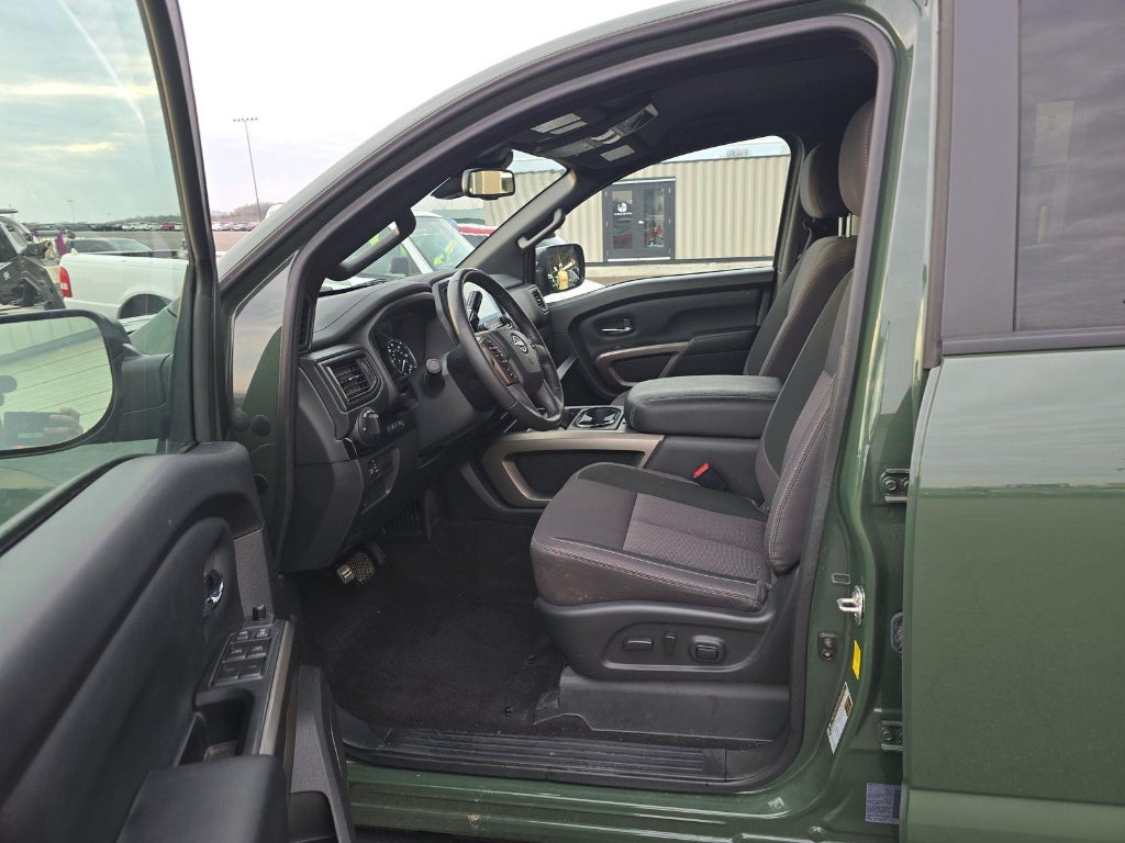 2024 Nissan Titan SV