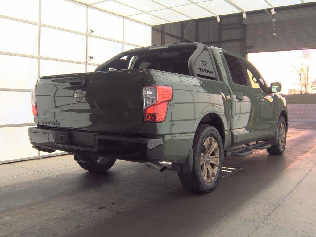 2024 Nissan Titan SV
