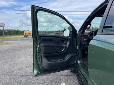 2024 Nissan Titan SV