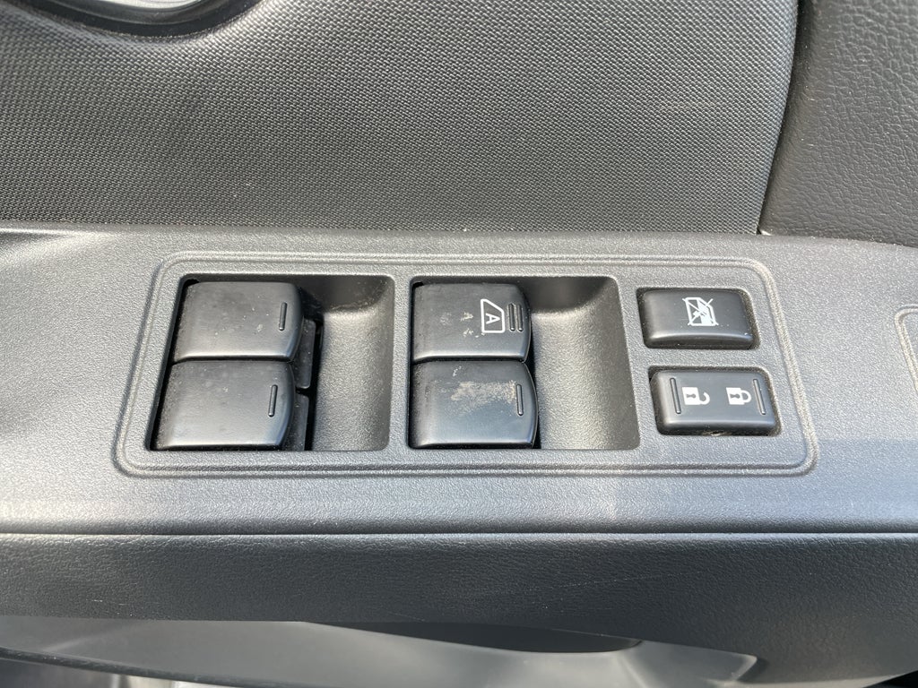 2024 Nissan Frontier SL