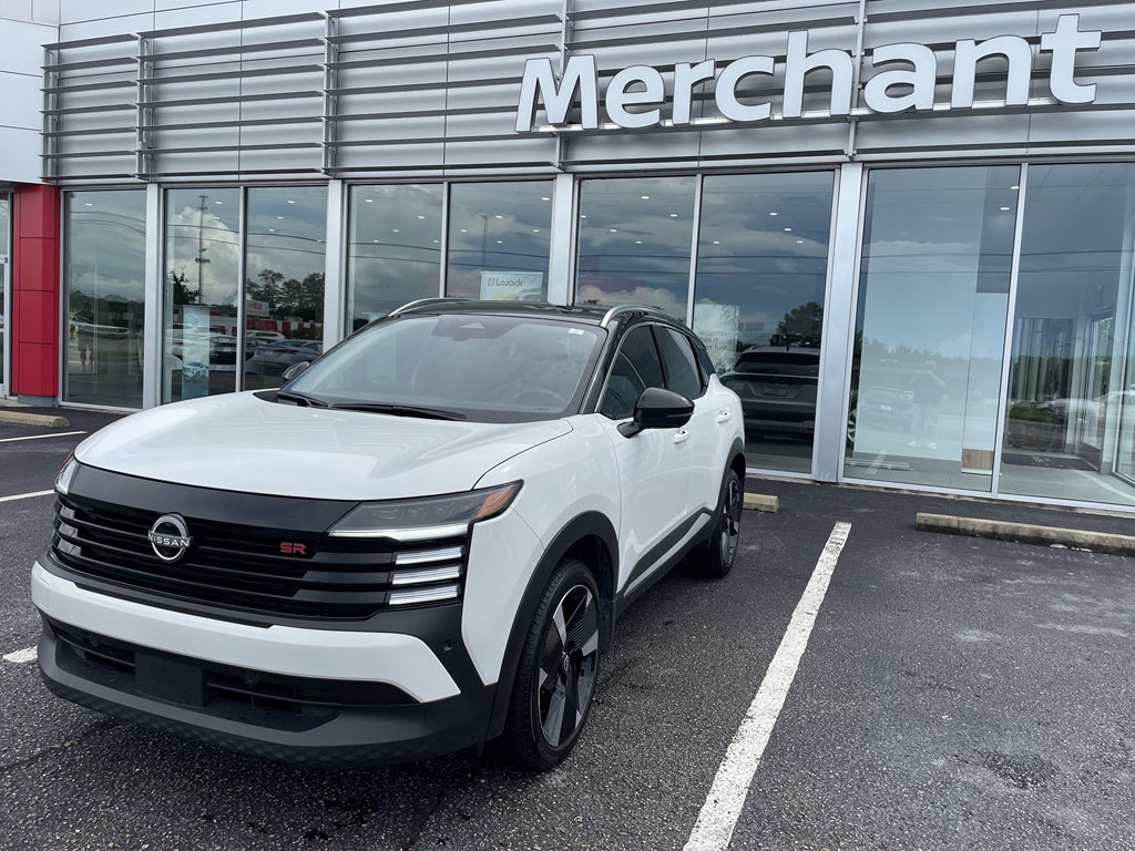 2025 Nissan Kicks SR