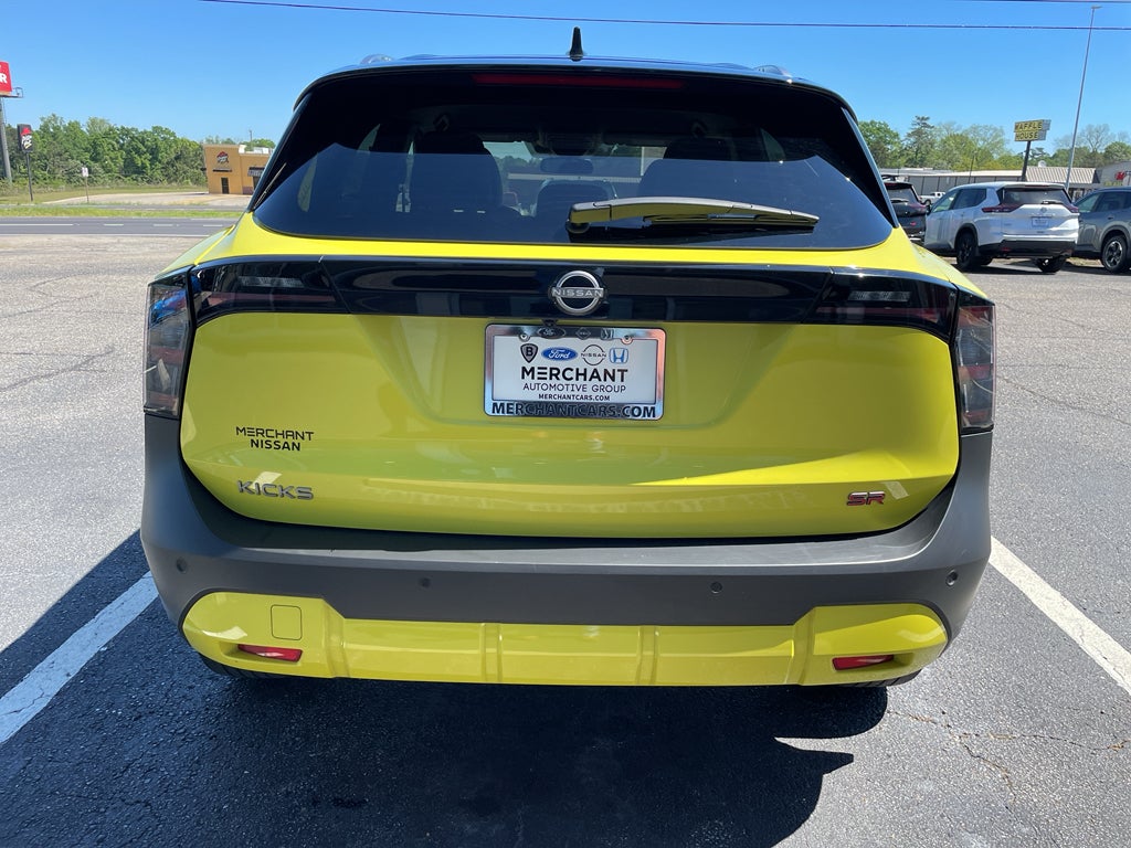 2025 Nissan Kicks SR